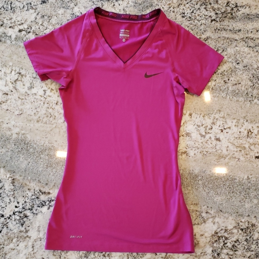 Nike pro women's short sleeve shirt XS